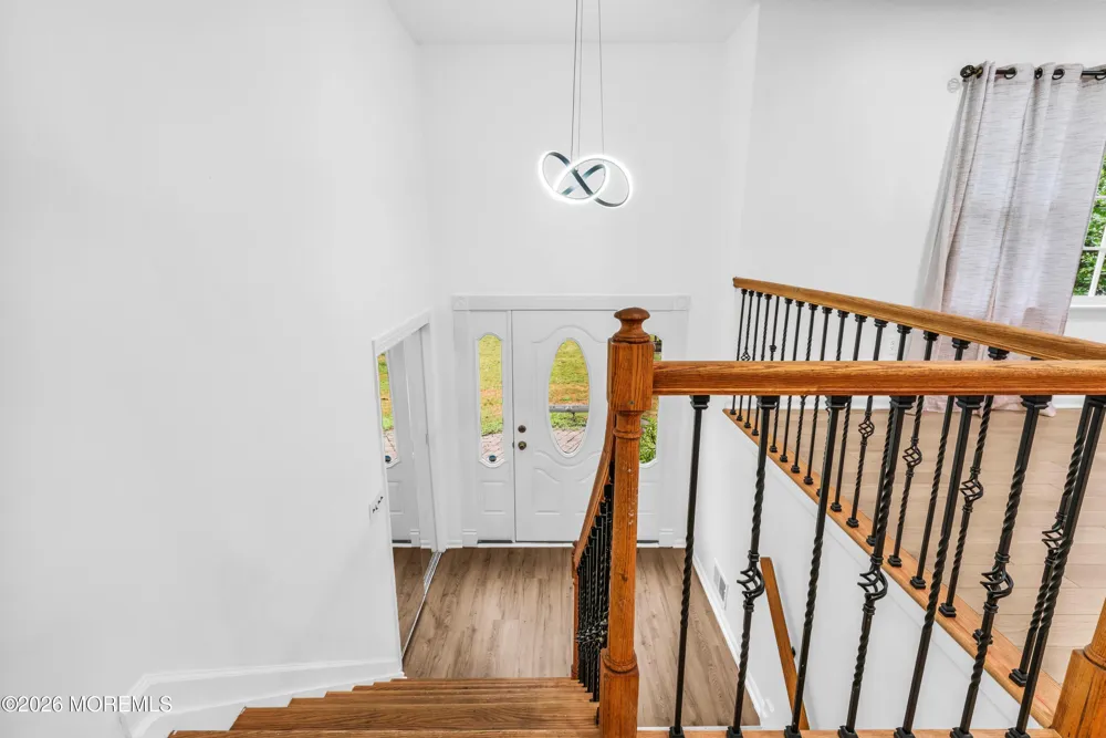 94 Leedsville Drive Lincroft, NJ 07738