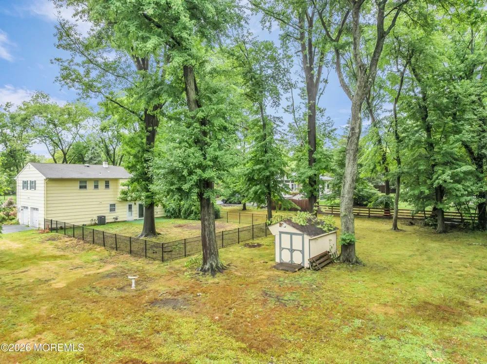 94 Leedsville Drive Lincroft, NJ 07738