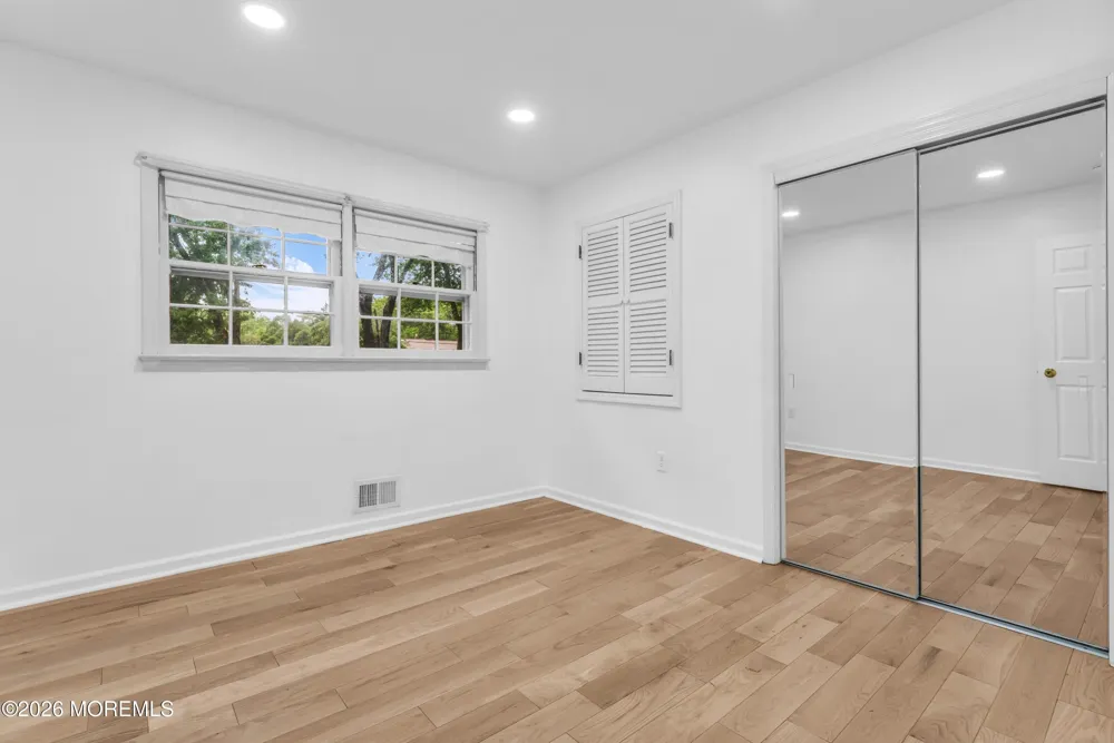 94 Leedsville Drive Lincroft, NJ 07738