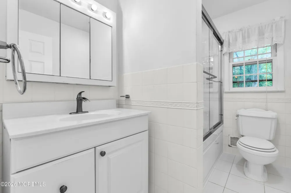 94 Leedsville Drive Lincroft, NJ 07738