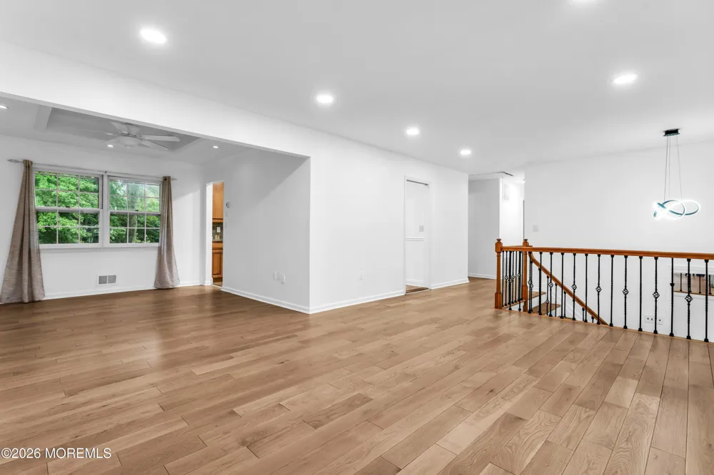 94 Leedsville Drive Lincroft, NJ 07738
