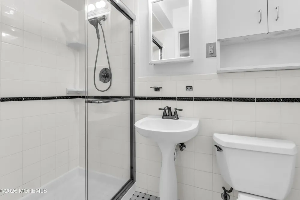 94 Leedsville Drive Lincroft, NJ 07738