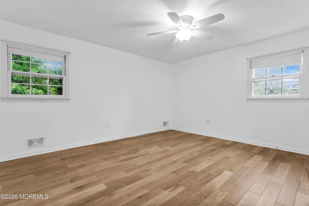 94 Leedsville Drive Lincroft, NJ 07738
