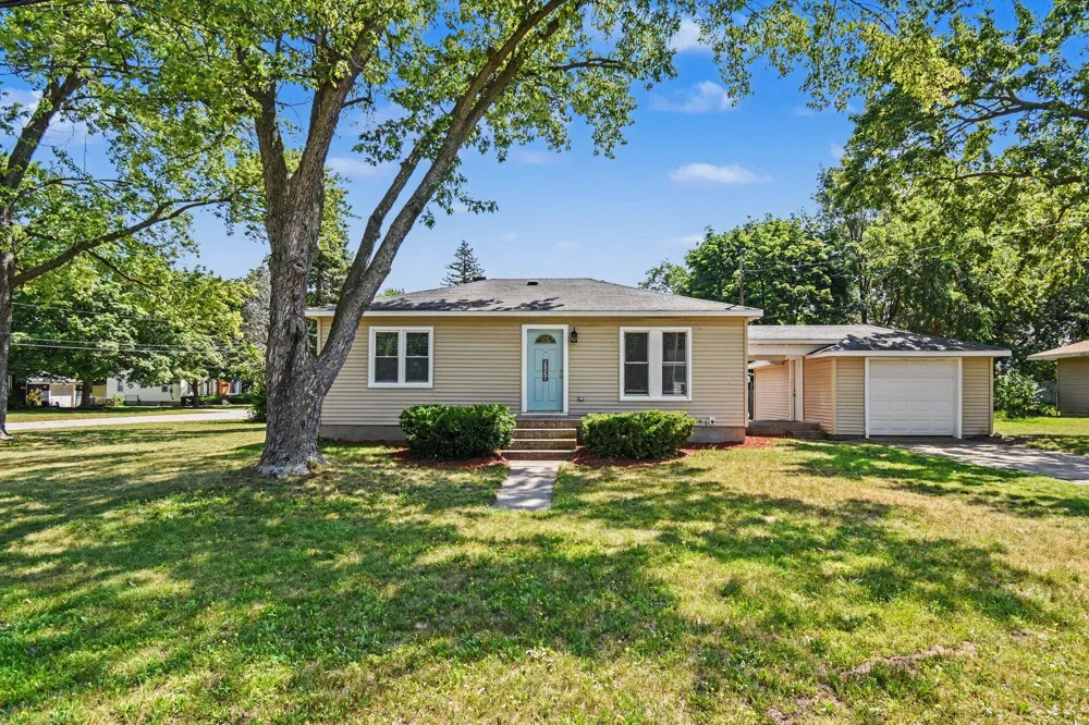 5134 Heyboer Avenue SE Kentwood City, MI 49548