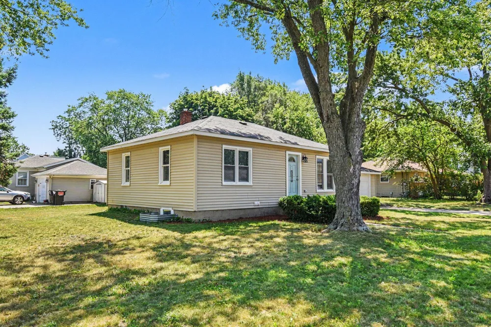 5134 Heyboer Avenue SE Kentwood City, MI 49548