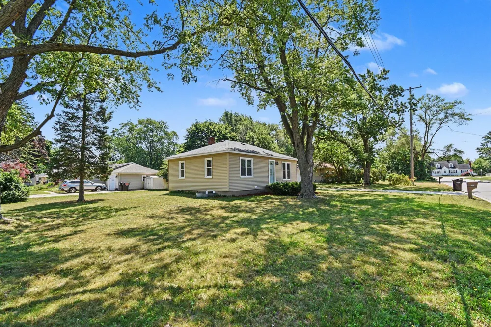 5134 Heyboer Avenue SE Kentwood City, MI 49548