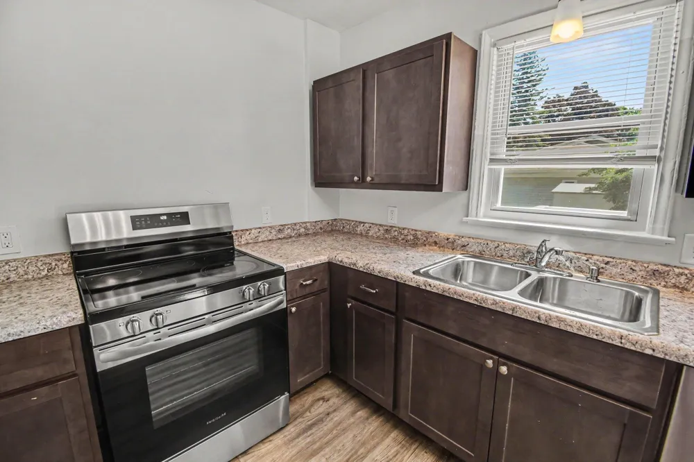 5134 Heyboer Avenue SE Kentwood City, MI 49548