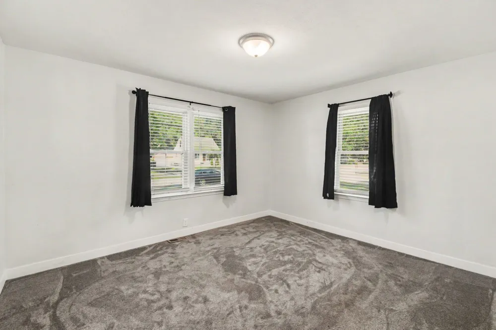 5134 Heyboer Avenue SE Kentwood City, MI 49548