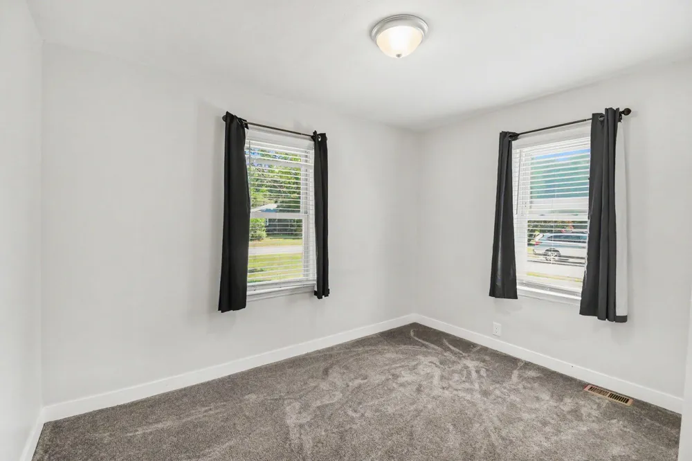 5134 Heyboer Avenue SE Kentwood City, MI 49548