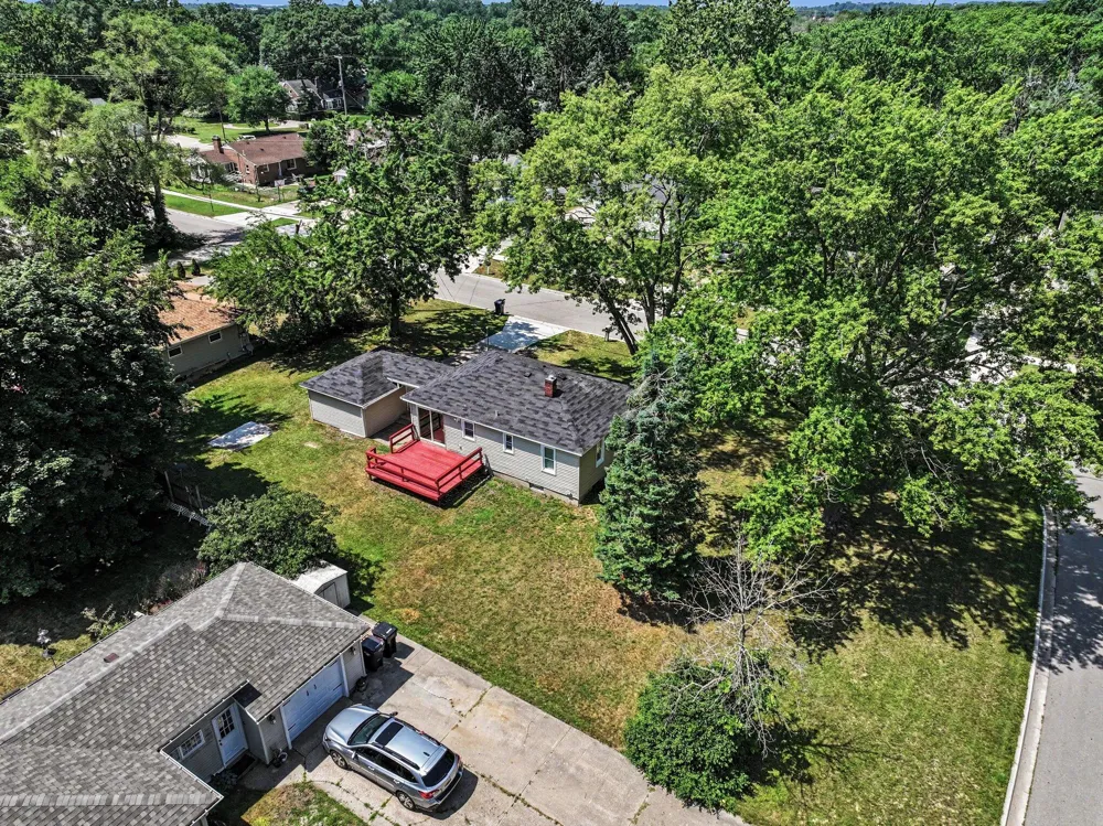 5134 Heyboer Avenue SE Kentwood City, MI 49548
