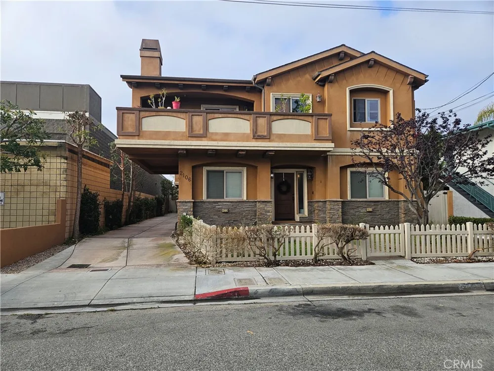 2106 Mathews #C Redondo Beach, CA 90278