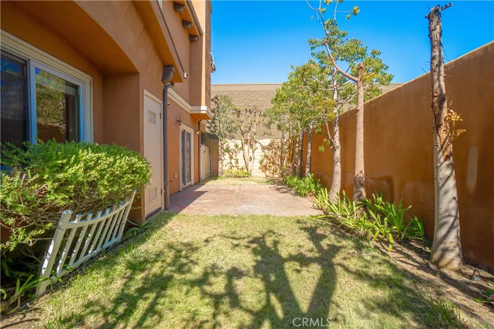 2106 Mathews #C Redondo Beach, CA 90278
