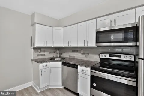 1807 SILVER COURT