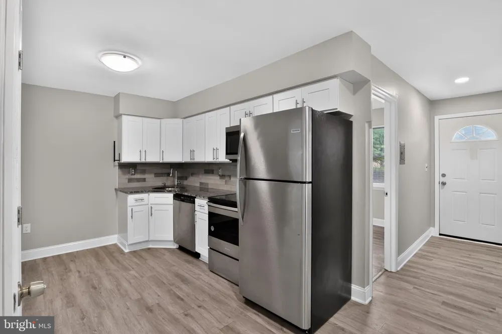 1807 SILVER COURT Hamilton, NJ 08690
