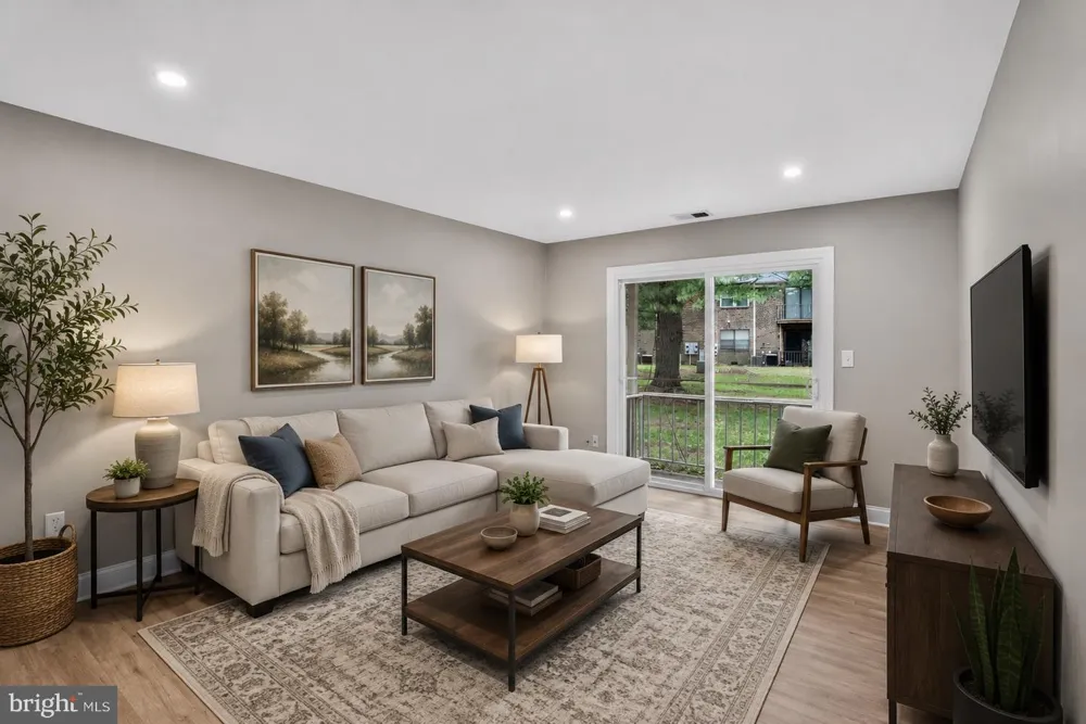 1807 SILVER COURT Hamilton, NJ 08690