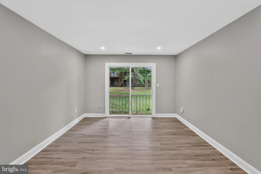 1807 SILVER COURT Hamilton, NJ 08690