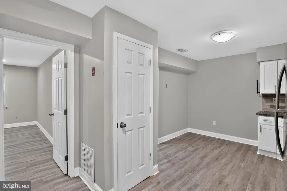 1807 SILVER COURT Hamilton, NJ 08690