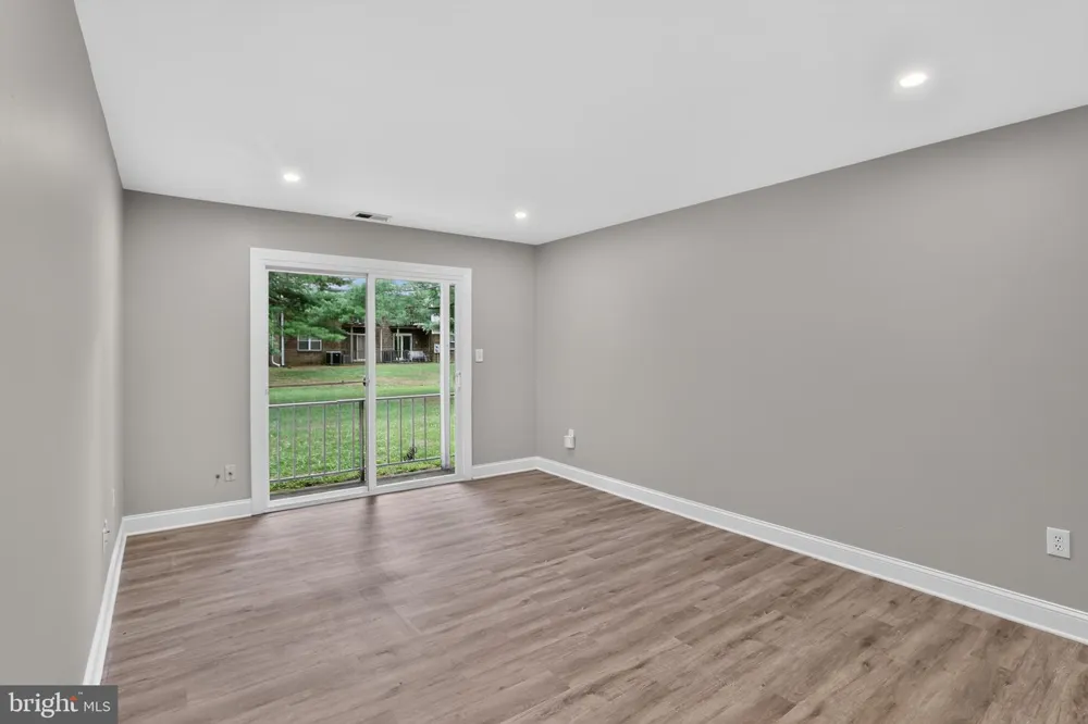 1807 SILVER COURT Hamilton, NJ 08690