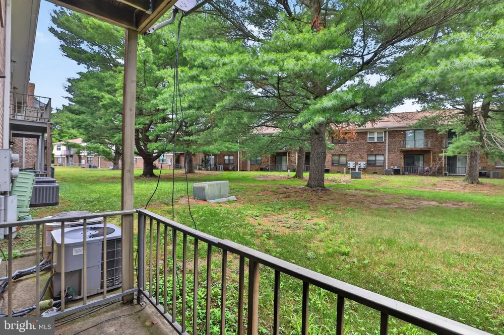 1807 SILVER COURT Hamilton, NJ 08690