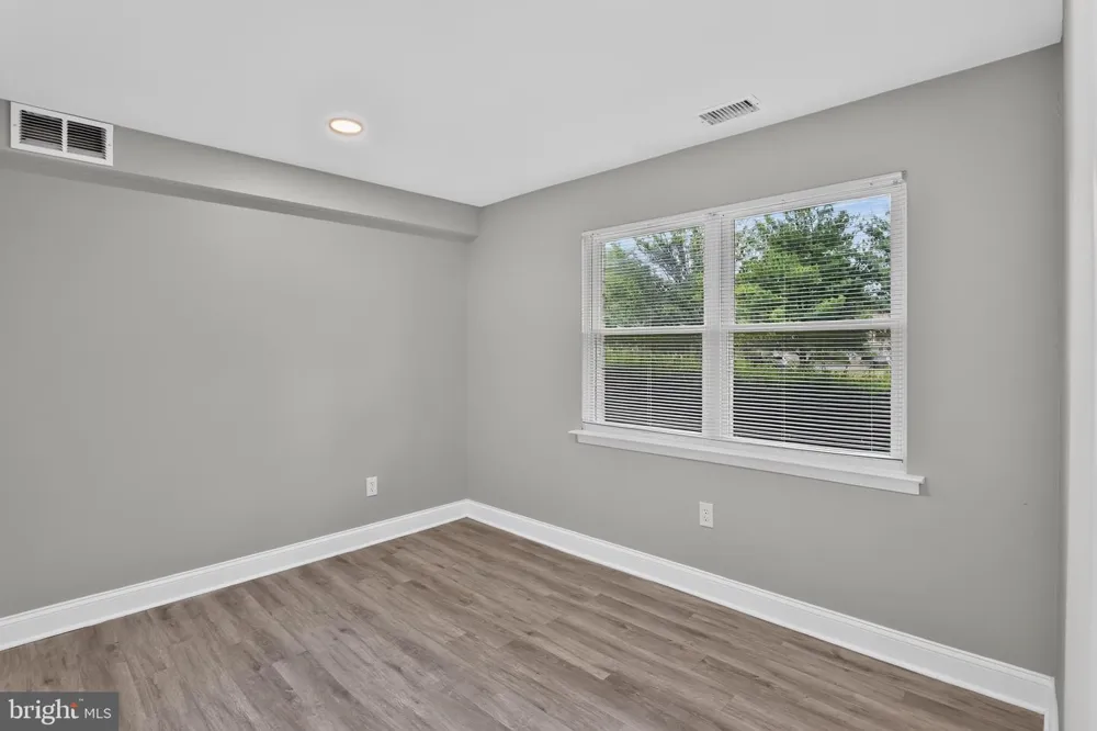 1807 SILVER COURT Hamilton, NJ 08690