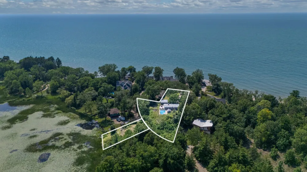 5501 Sunset Path Stevensville, MI 49127