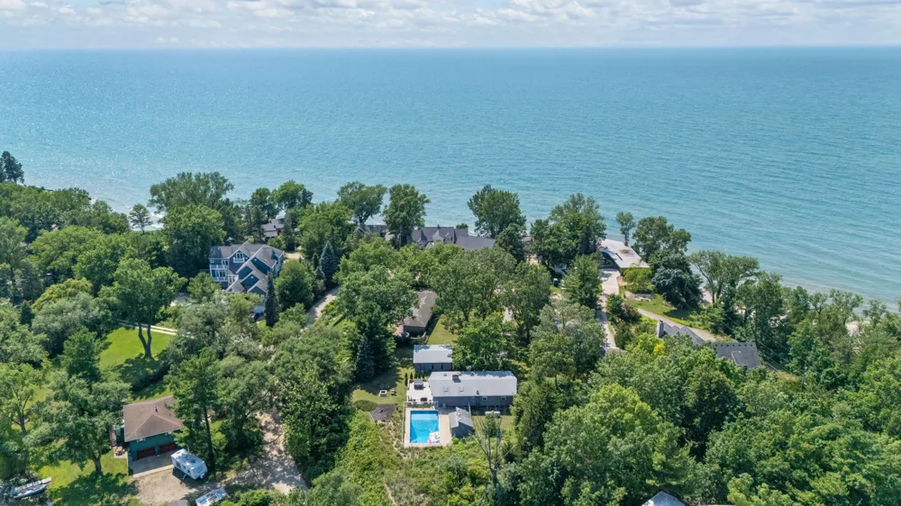 5501 Sunset Path Stevensville, MI 49127