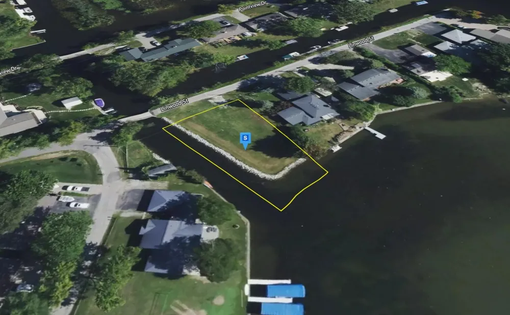 4545 Linwood Street West Bloomfield, MI 48324