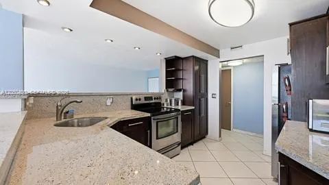 200 E Leslie Dr #722 Hallandale Beach, FL 33009