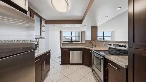 200 E Leslie Dr #722 Hallandale Beach, FL 33009