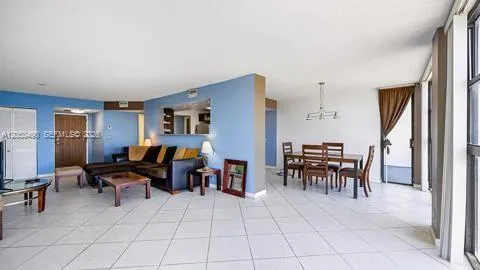 200 E Leslie Dr #722 Hallandale Beach, FL 33009