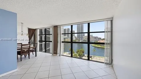 200 E Leslie Dr #722 Hallandale Beach, FL 33009