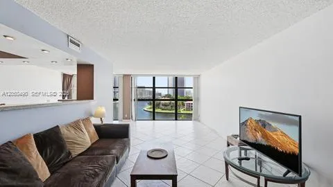 200 E Leslie Dr #722 Hallandale Beach, FL 33009