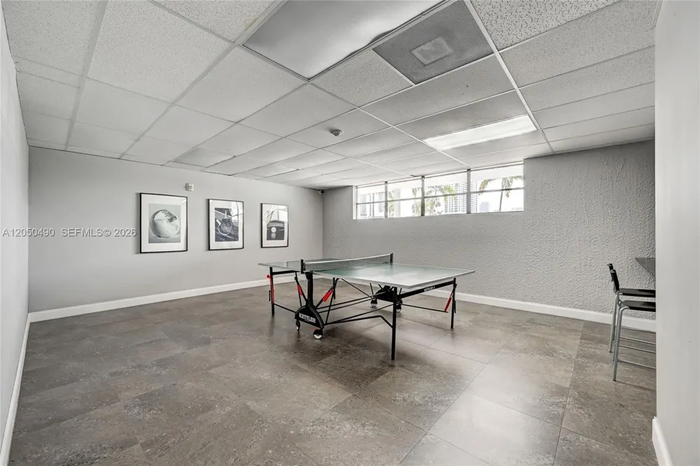 200 E Leslie Dr #722 Hallandale Beach, FL 33009