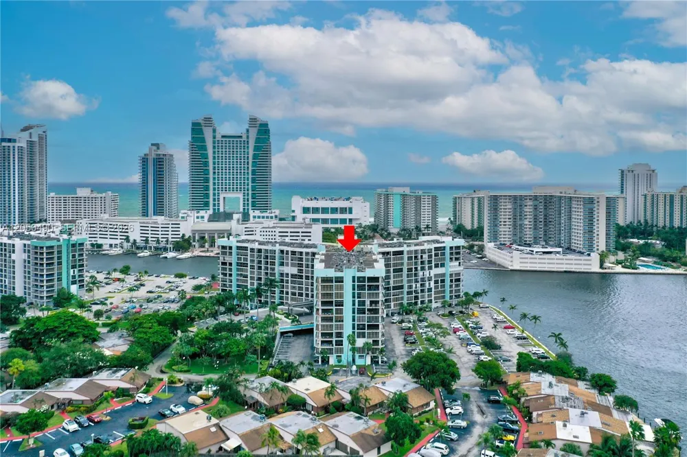 200 E Leslie Dr #722 Hallandale Beach, FL 33009
