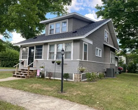 902 7th Street