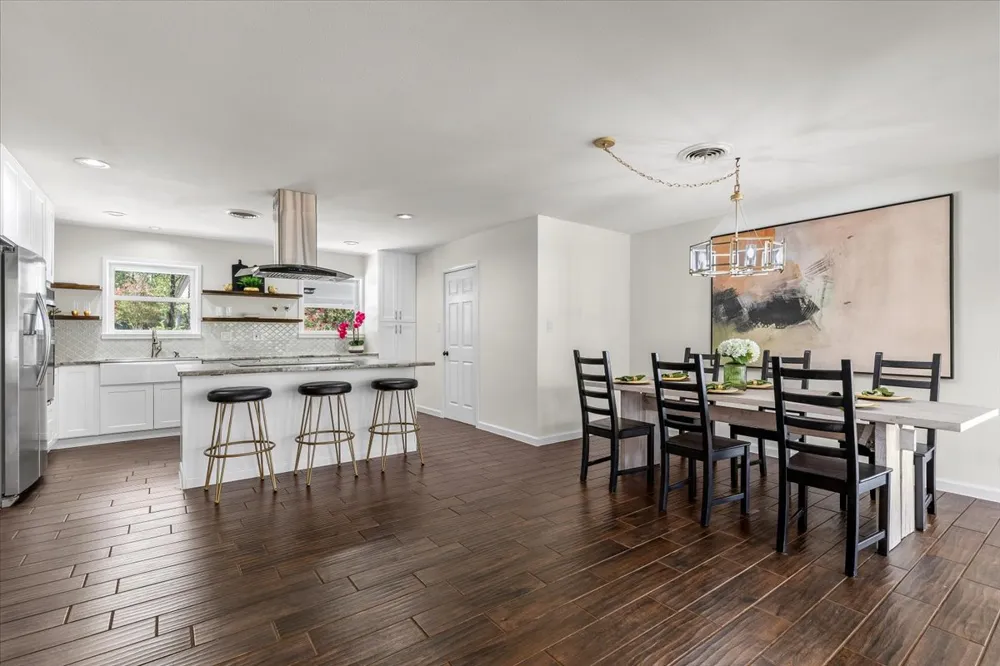 28 Lost Pines Avenue Bastrop, TX 78602