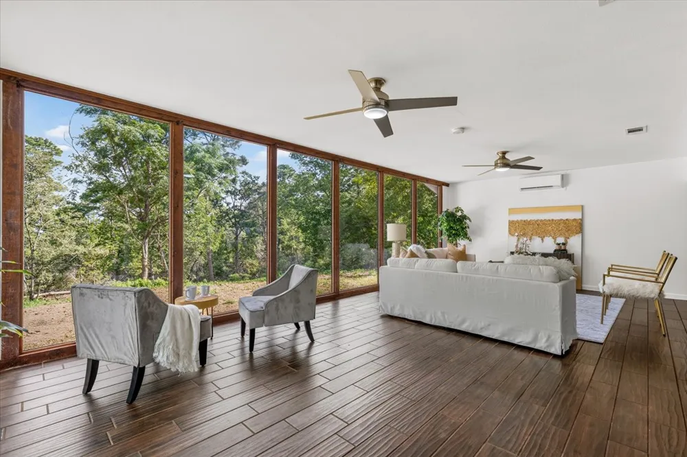 28 Lost Pines Avenue Bastrop, TX 78602