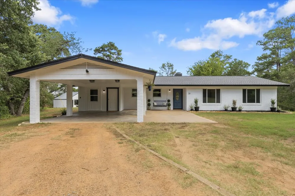 28 Lost Pines Avenue Bastrop, TX 78602