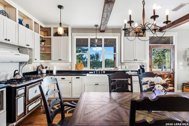 237 Twisted Timbers Rd Fredericksburg, TX 78624