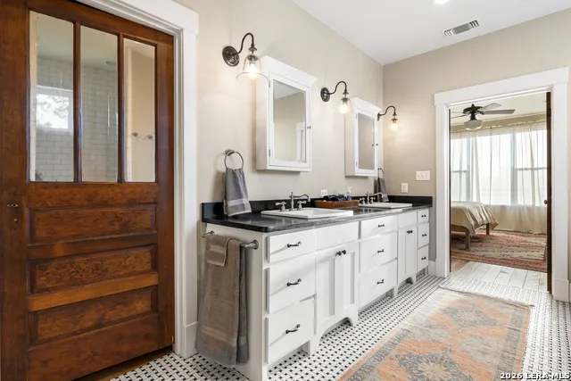 237 Twisted Timbers Rd Fredericksburg, TX 78624