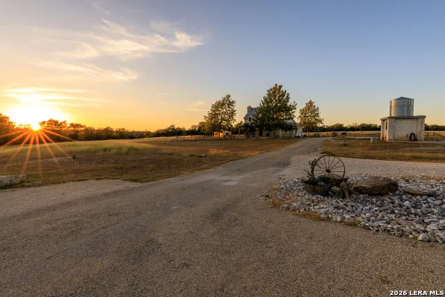 237 Twisted Timbers Rd Fredericksburg, TX 78624