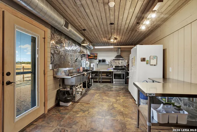 237 Twisted Timbers Rd Fredericksburg, TX 78624