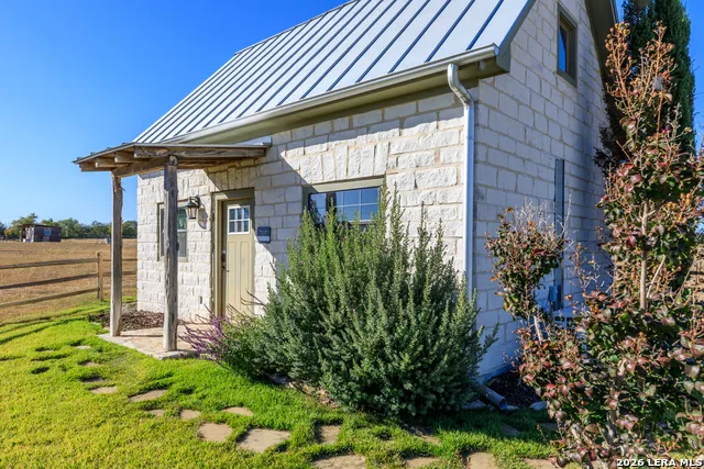 237 Twisted Timbers Rd Fredericksburg, TX 78624