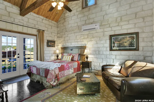 237 Twisted Timbers Rd Fredericksburg, TX 78624