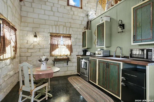 237 Twisted Timbers Rd Fredericksburg, TX 78624