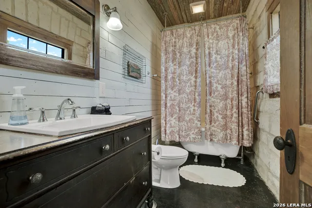 237 Twisted Timbers Rd Fredericksburg, TX 78624