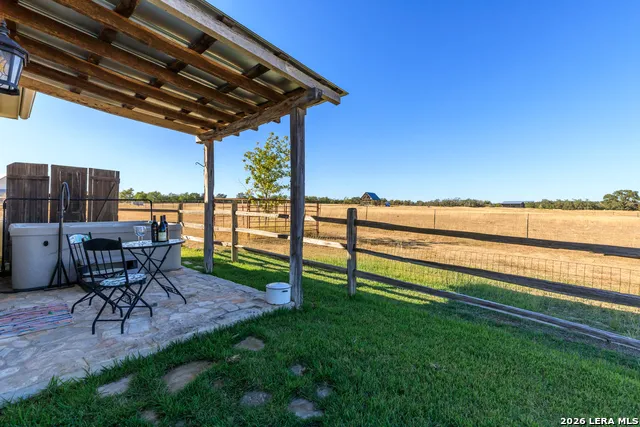 237 Twisted Timbers Rd Fredericksburg, TX 78624
