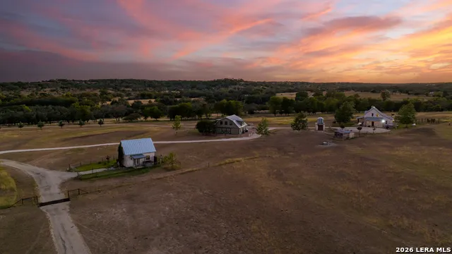 237 Twisted Timbers Rd Fredericksburg, TX 78624