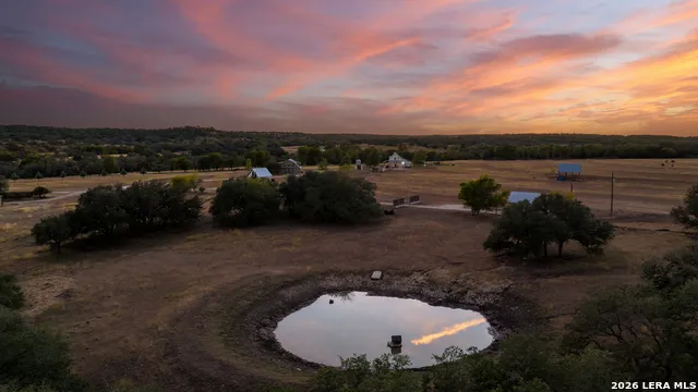237 Twisted Timbers Rd Fredericksburg, TX 78624