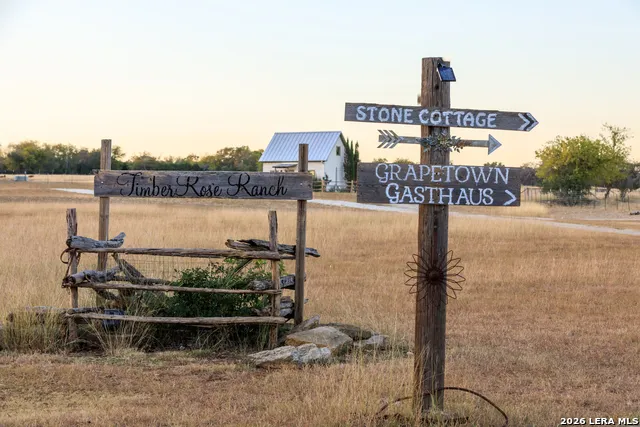 237 Twisted Timbers Rd Fredericksburg, TX 78624